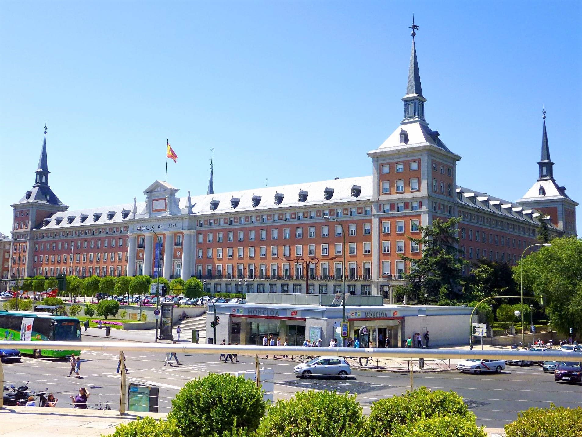 Exterior del Cuartel General del Ejército del Aire en Moncloa