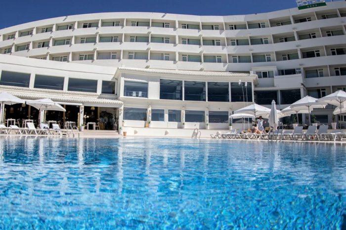 Piscina del ON Hotels Ocean Front Matalascañas