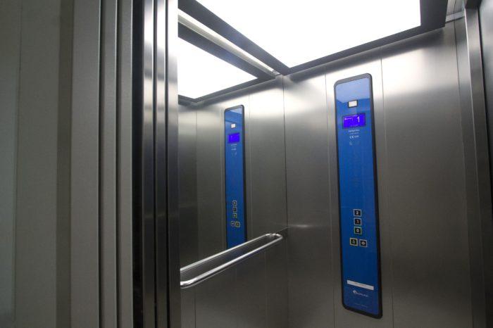 cabina de ascensor modernizada