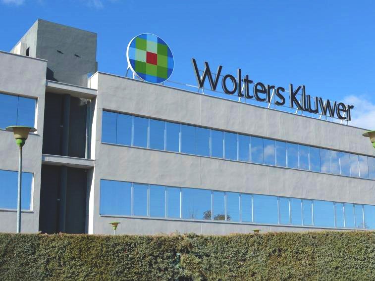 fachada sede wolters kluwer las rozas de madrid