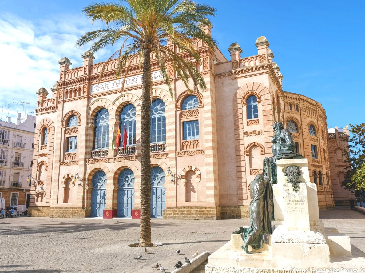 mantenimiento de los ascensores del teatro de falla de cádiz